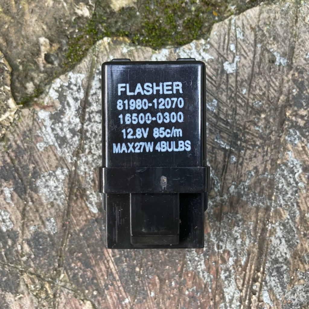 Flasher Assy ไฟเลี้ยว Sen Sein 12V 3 Pin Toyota Corolla Corona EE90 SE ST171 EX Saloon Wagon AE92 AT