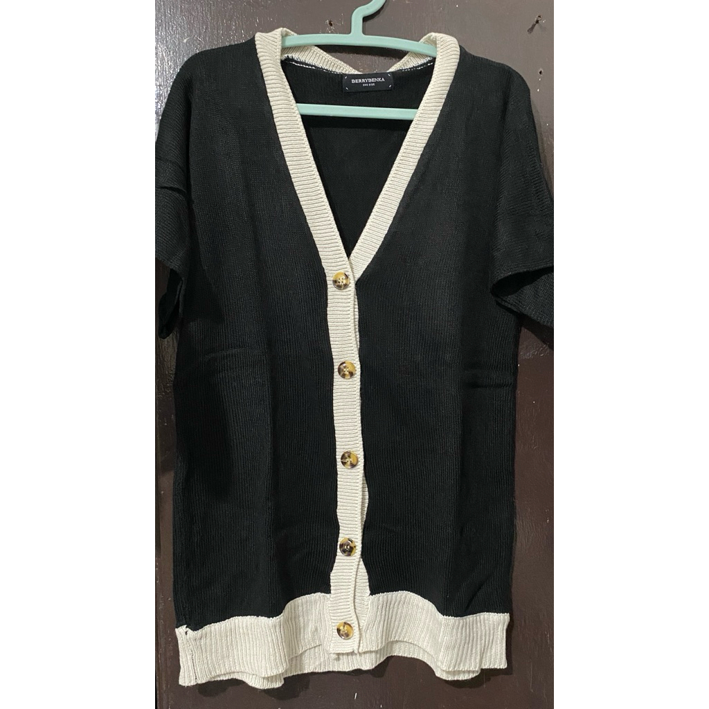 PRELOVED SHORT SLEEVE OUTER