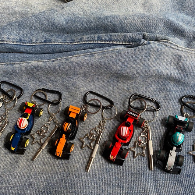 พวงกุญแจ LEGO MINIFIGURE F1 Ferrari, Mercedes, McLaren, Redbull, Williams, Vcarb, Haas, Sauber, Alpi