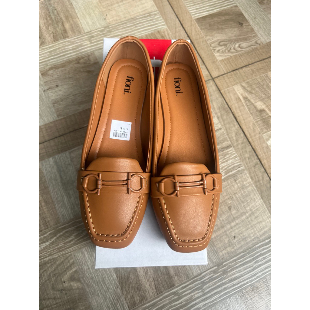 รองเท้าโลฟเฟอร์ Fioni Zephyr Medium Brown ของแท้ 100%