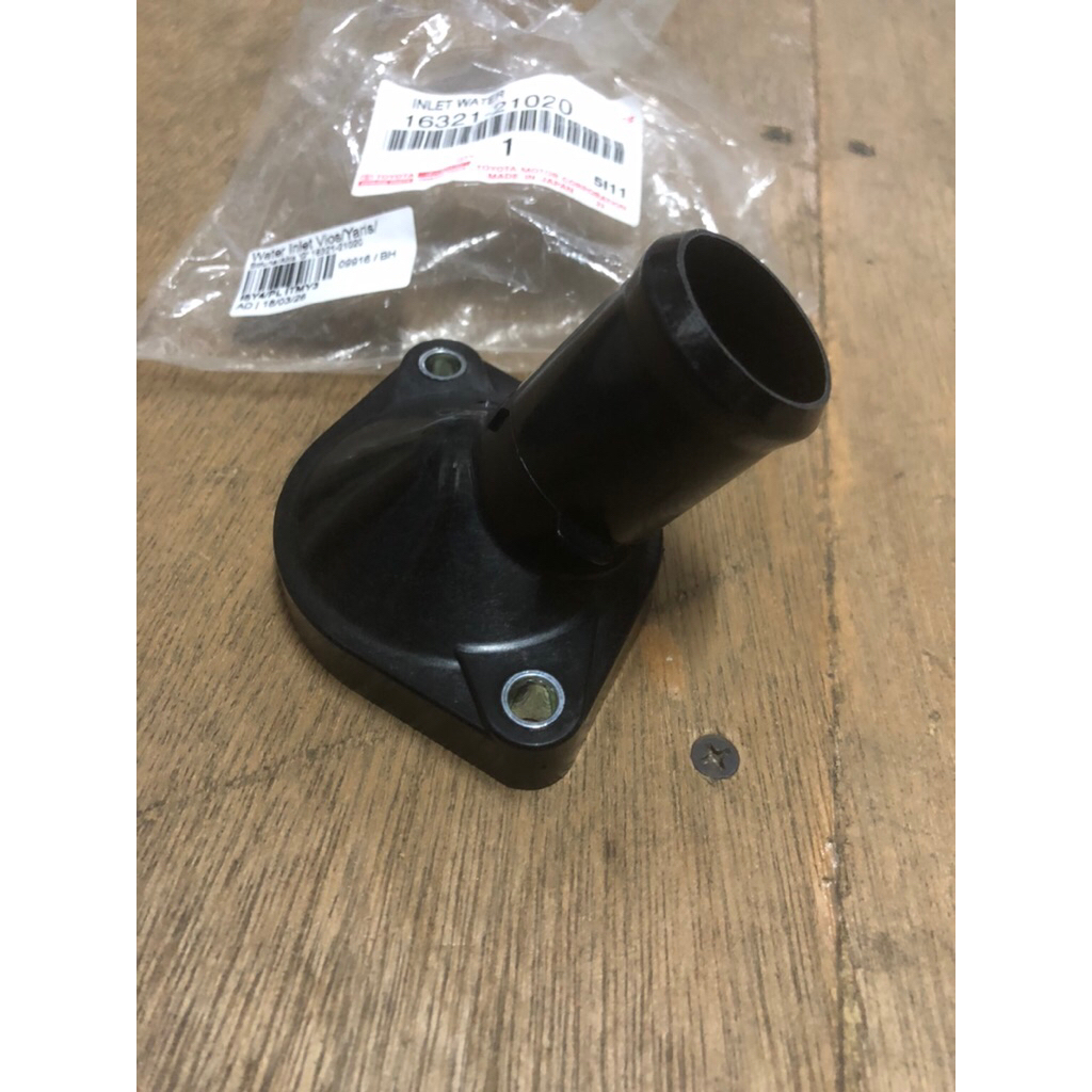 หม้อน้ําน้ํา Inlet / Outlet Vios Yaris Ist Original