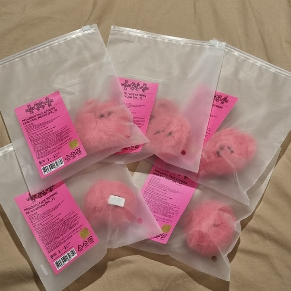 [READY] TXT PPULBATU FACE KEYRING 7TH YEARS MERCH PINK FANTA