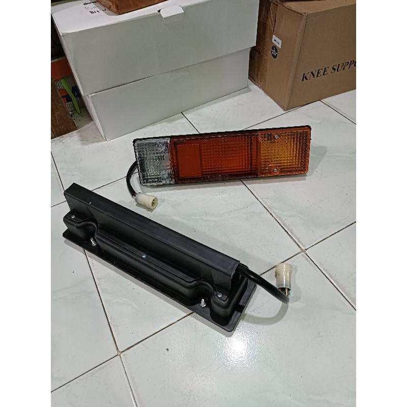 L300 Stop Lamp / L300 Stop Lamp - เบรคหลังเหมาะสําหรับรถยนต์ L300
