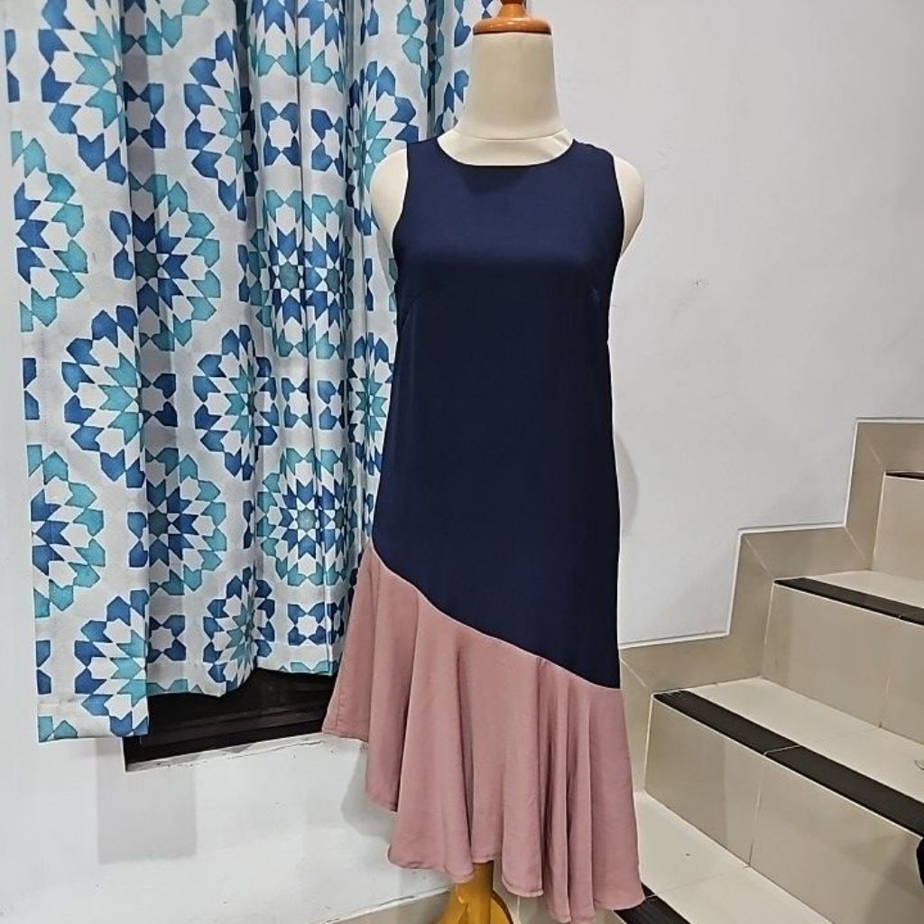 Preloved Dress Navy AntiClockWise SGP uk. M, LD 84 ซม.