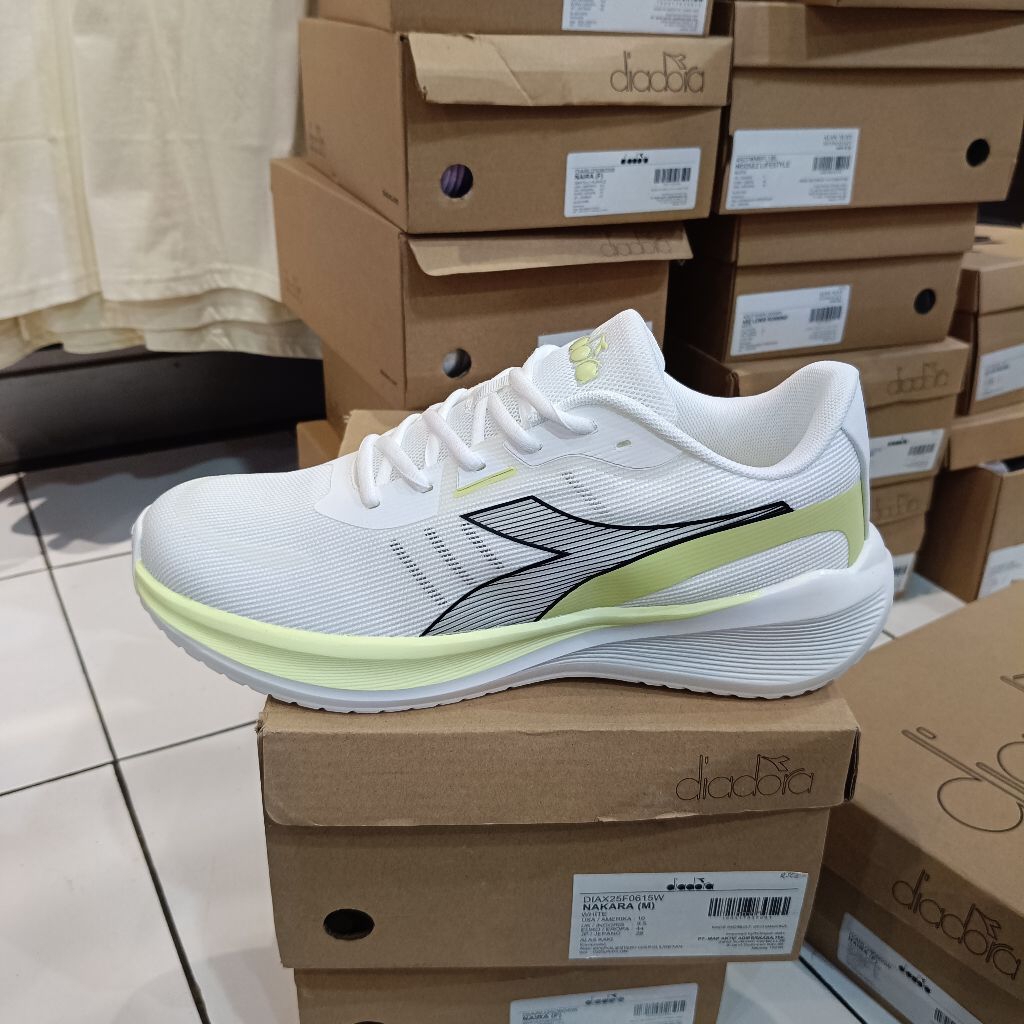 DIADORA NAKARA WHITE