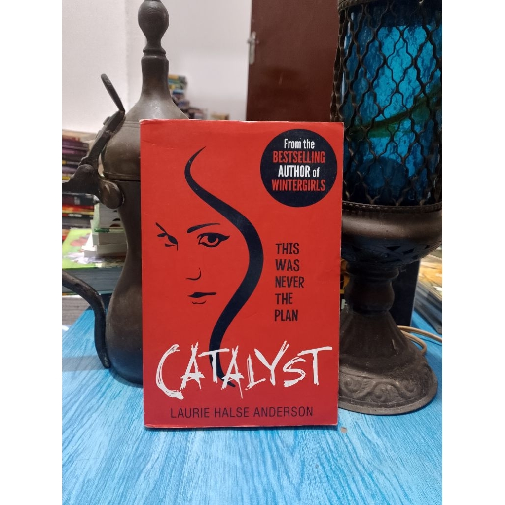 หนังสือภาษาอังกฤษ Catalyst by Laurie Hese Anderson ใช้/ต้นฉบับ