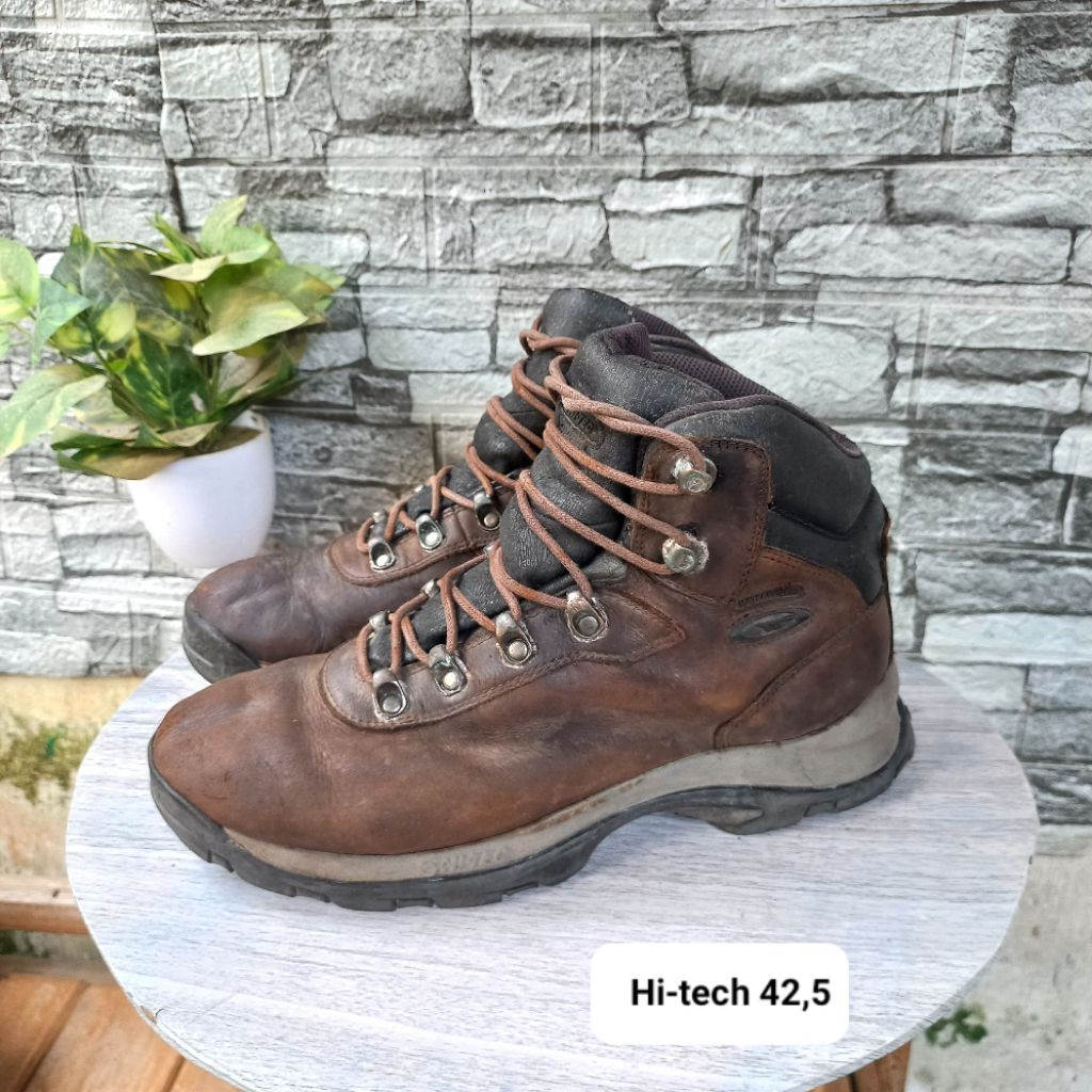 รองเท้ากลางแจ้งมือสอง ยี่ห้อ Hi-tech ไซส์ 42.5 พื้นรองเท้า 28cm