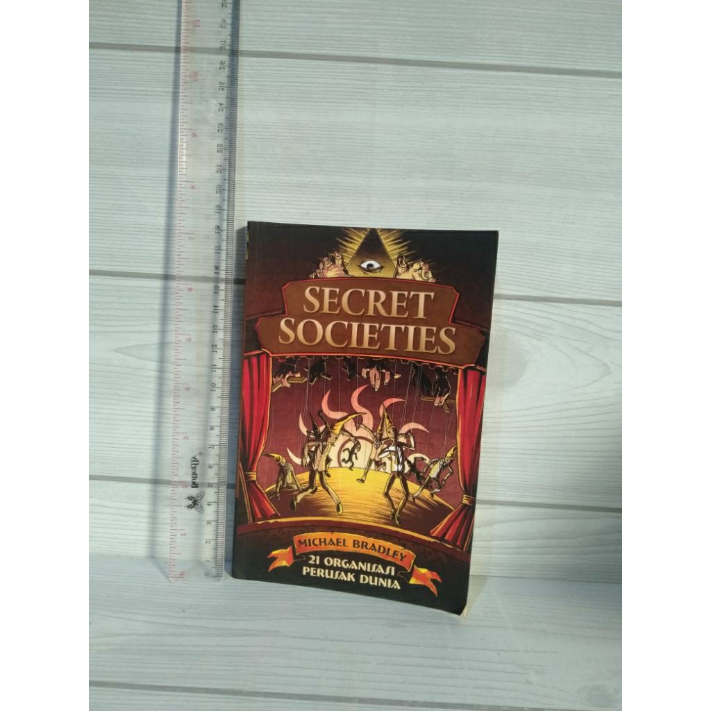 Secret Society โดย Michael Bradley