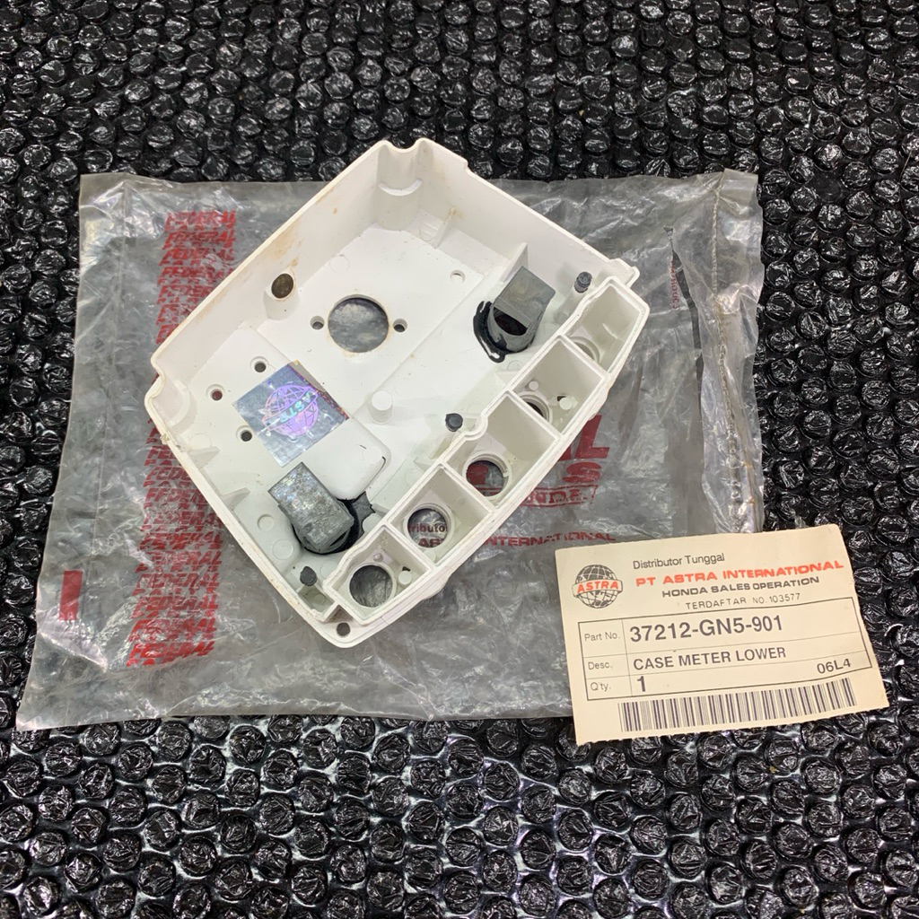 ฝาครอบบ้านสีขาว UNDERMETER SPEEDOMETER ASTREA STAR PRIMA Astra Honda 37212 - GN5 - 901 ของแท้ 100% S