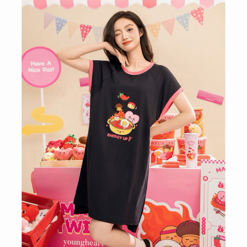 Young Hearts เสื้อยืด Mala-Twins เดรสนอน