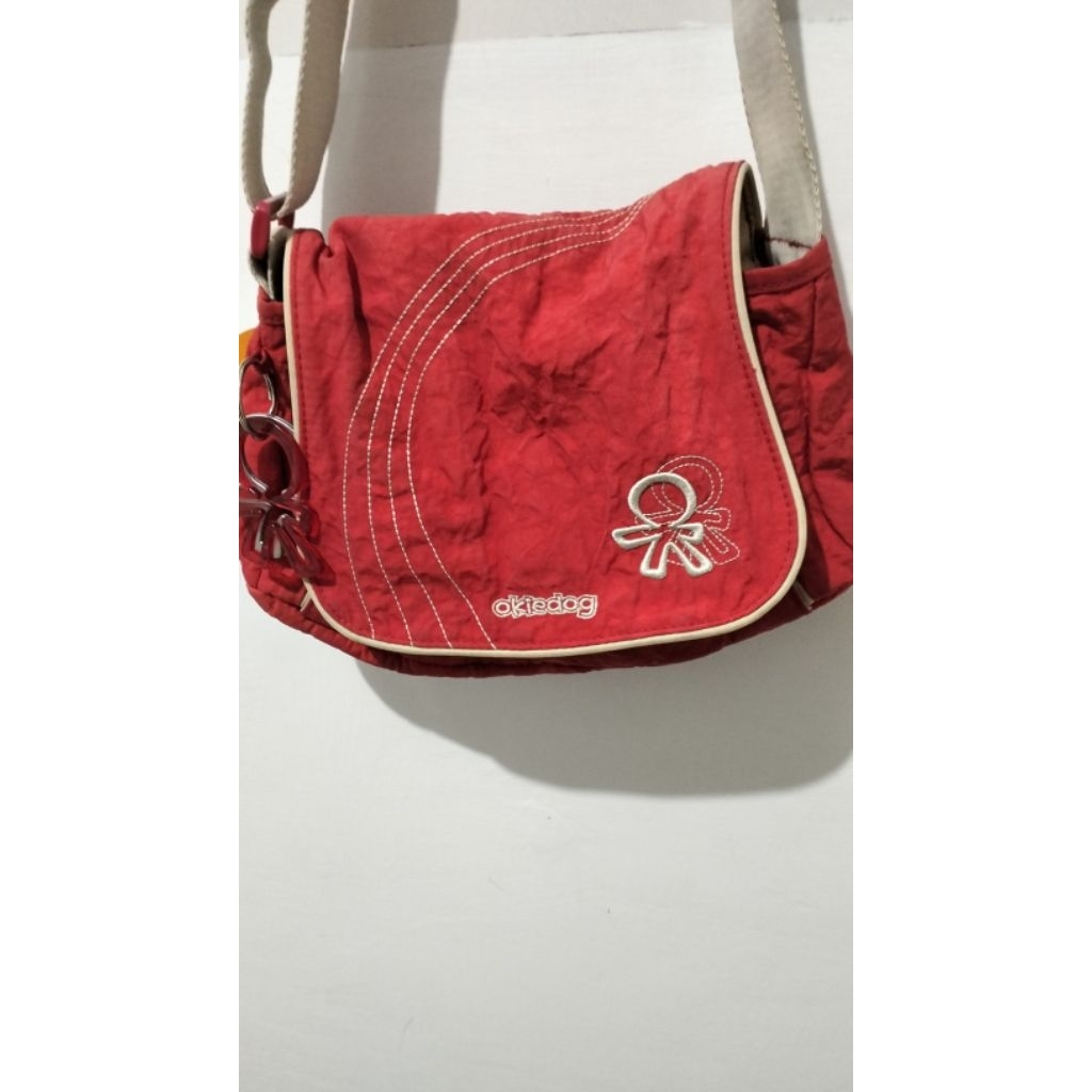 MERAH Original Okiedog Bag – Like NewNew Condition แค่จัดเก็บ สีแดงเรียบหรูเบาสบาย ไซส์ 30