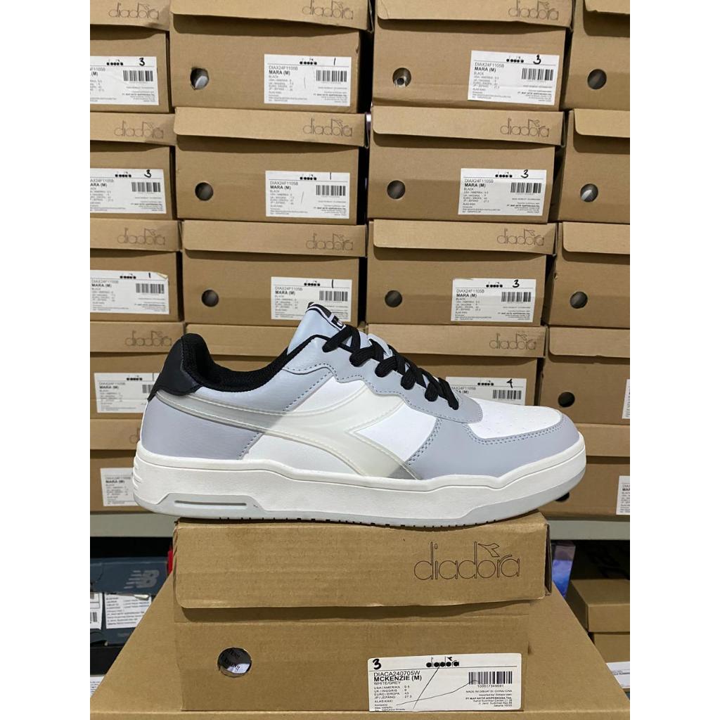 Diadora Mckenzie รองเท้าผู้ชายสีขาว/เทาต้นฉบับ