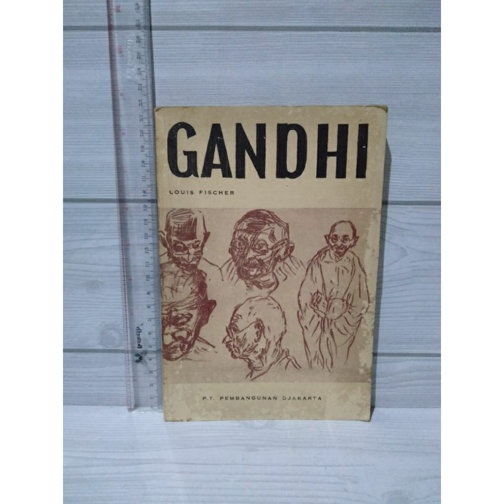 GANDHI By Louis Fischer