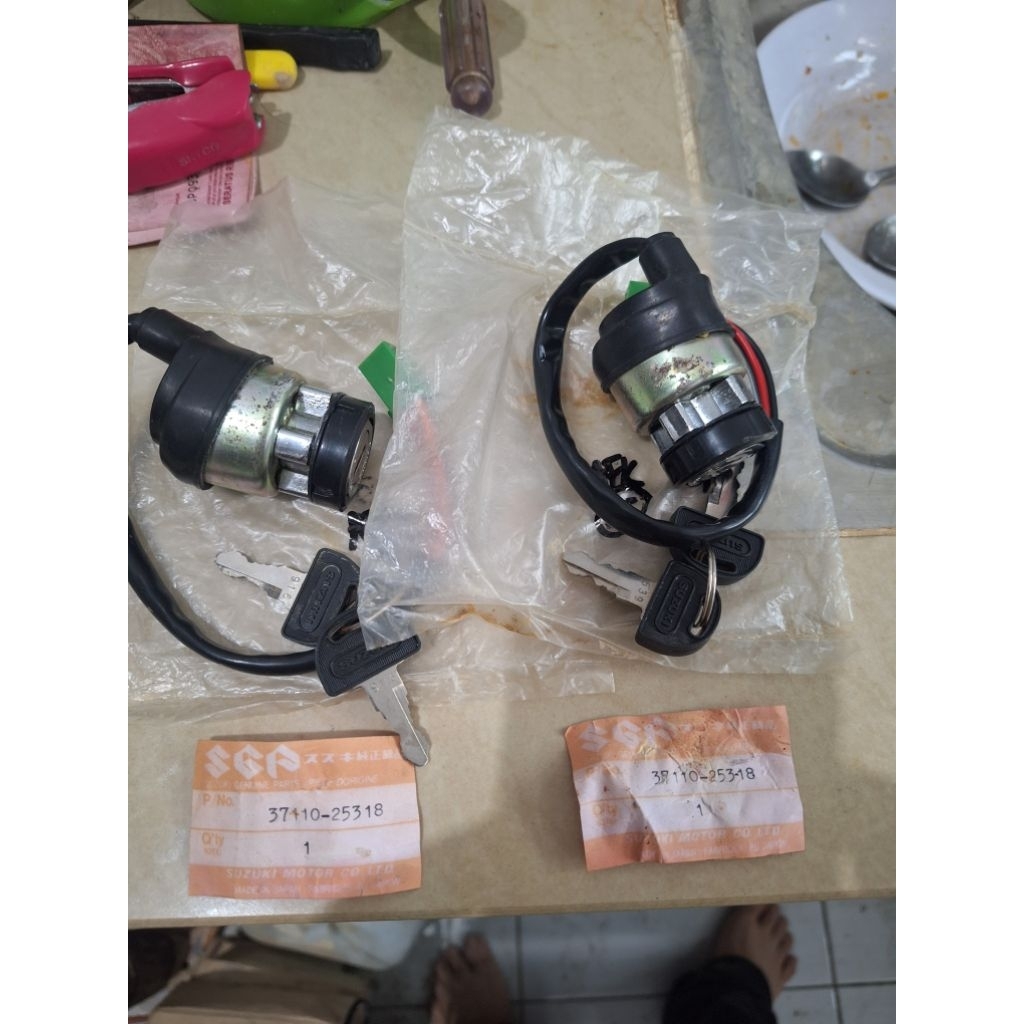 สวิตช์จุดระเบิด กุญแจจุดระเบิด suzuki gp100 gp125 gp 100 gp 125 nos japan