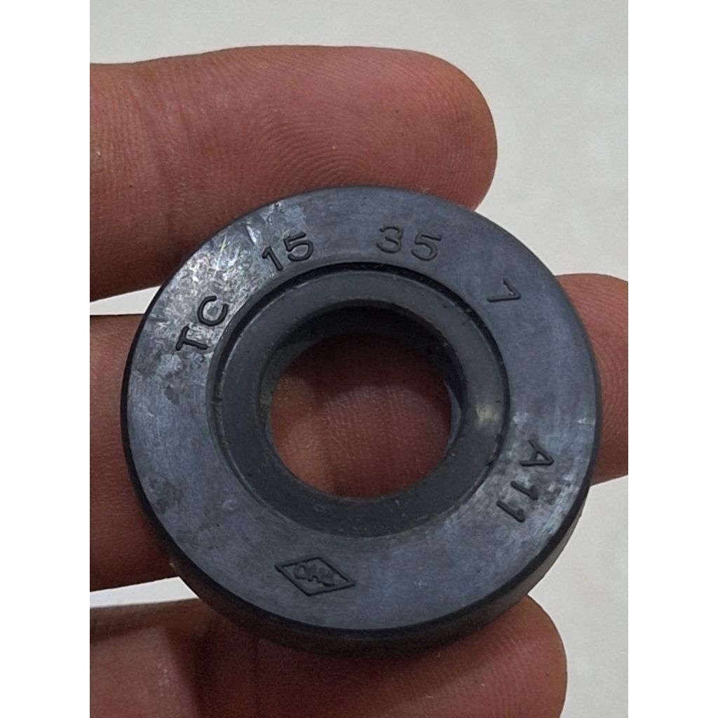 ซีลกันน้ํามัน NOK TC 15 x 35 x 7 Nos Sil 15 35 7