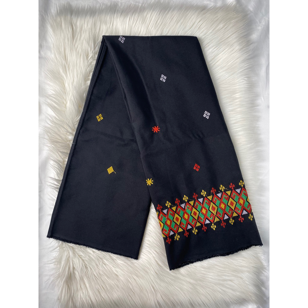 ผ้าถุงทอaja สีดําปัก Expo