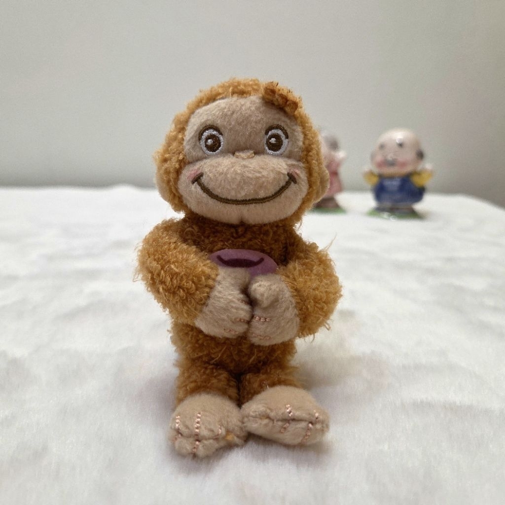 SEGA Curious George Cotton Candy George พวงกุญแจตุ๊กตาต้นฉบับ