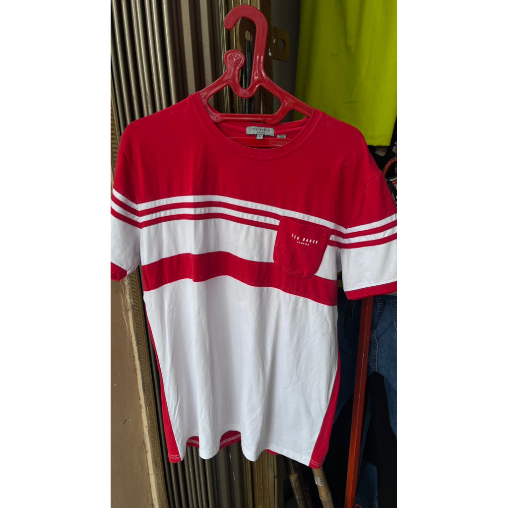 เสื้อยืด Ted baker london