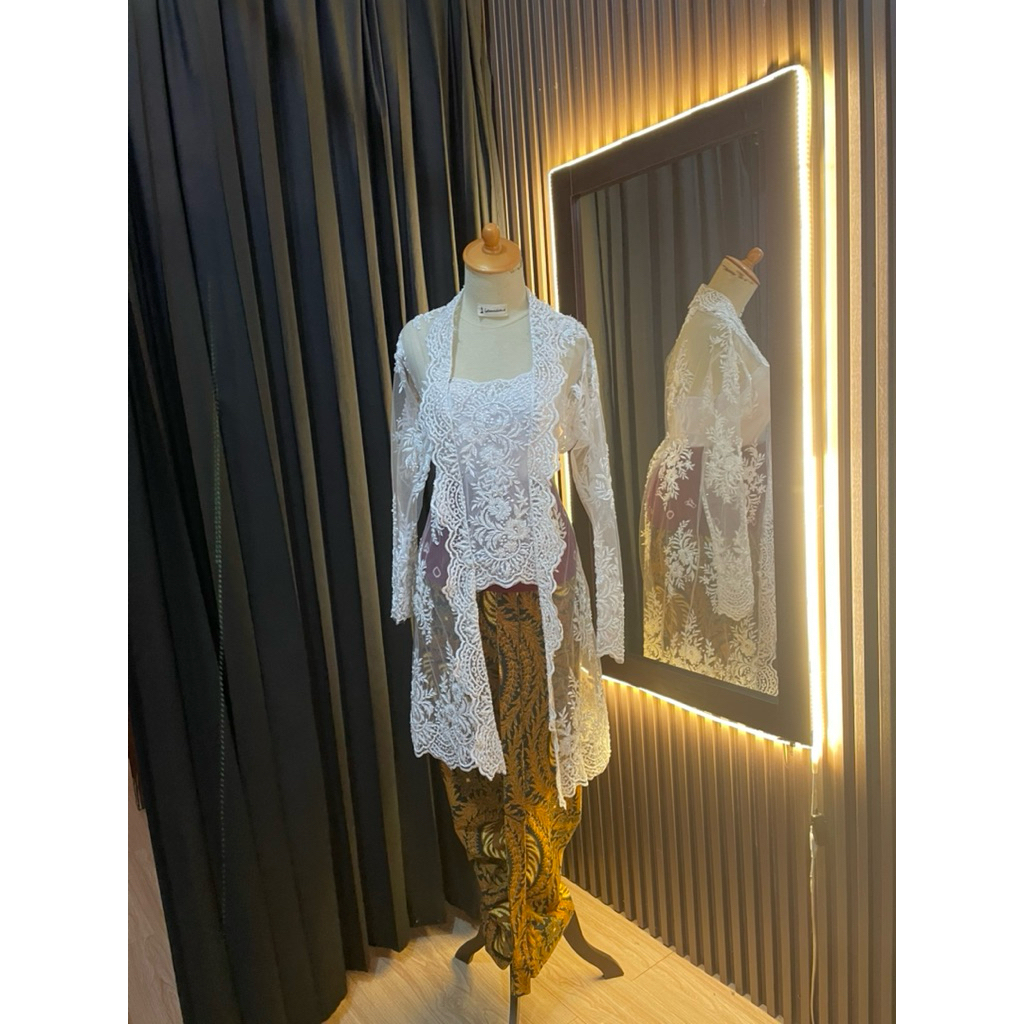 WEDDING GOWN PRELOVED / PARTY DRESS / BRIDEMAIDS GOWN / WEDDING DRESS / WEDDING KEBAYA / GRADUATION 