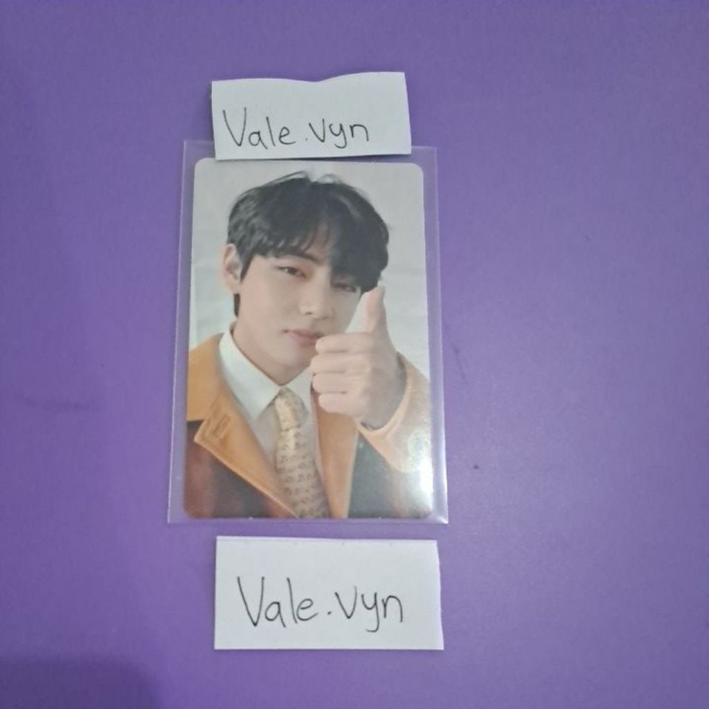 Photocard (pc) taehyung v POB Be essential official