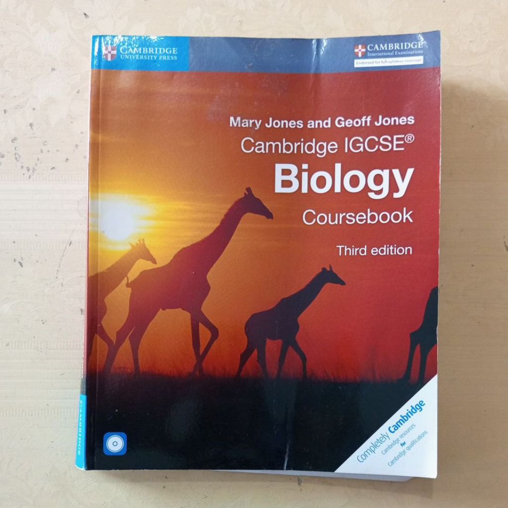 CAMBRIDGE IGCSE BIOLOGY COURSEBOOK THIRD EDITION โดย MARY JONES และ GEOFFREY JONES