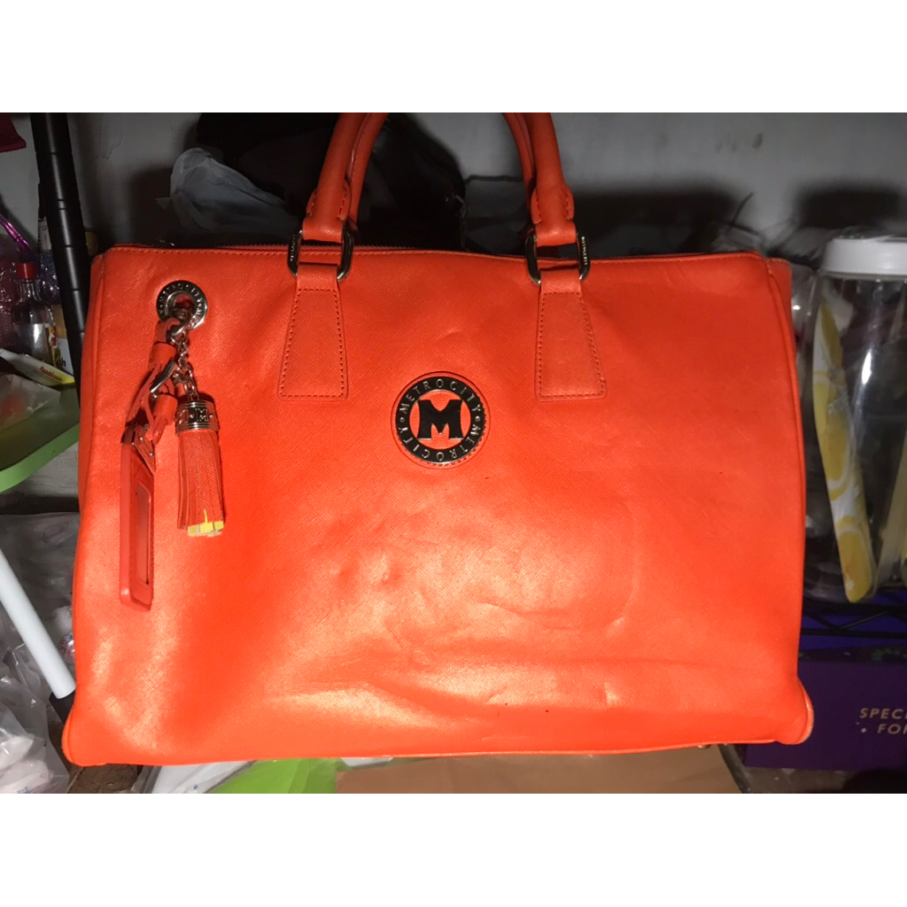 กระเป๋าถือ กระเป๋าโท้ทสีส้ม Metro metro preloved