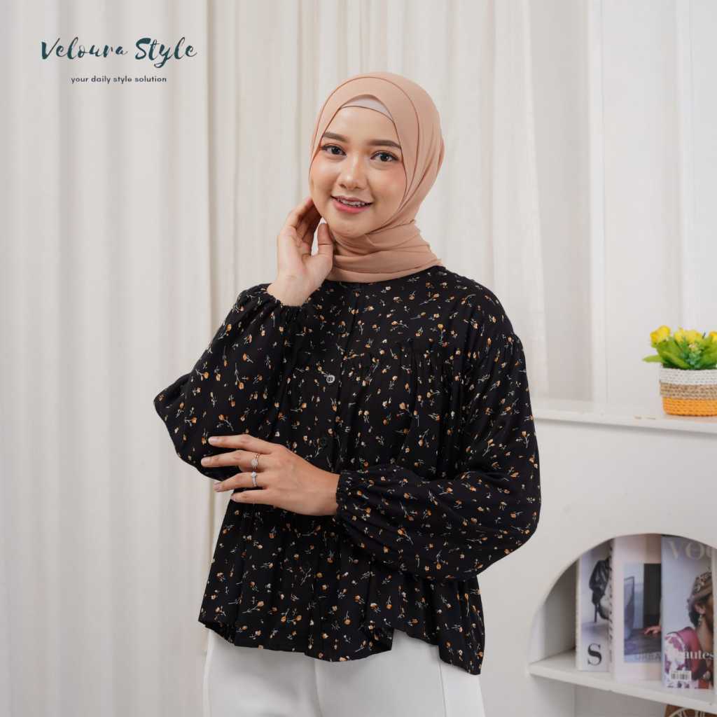 Naomi Top Blouse ผู้หญิง Ruffle สไตล์เกาหลี ผ้าเรยอน Motif