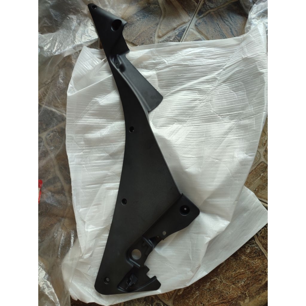แฟริ่งตัวในซ้าย 64360-KPP-T00 CBR 150R 250R CBU Original Honda ของแท้ ประเทศไทย