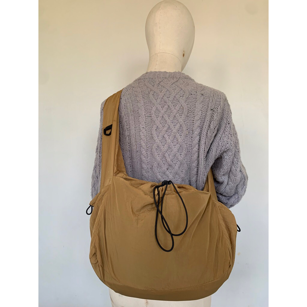 กระเป๋าสะพาย Elyssiangoods - Nylon Cringkle CAMEL