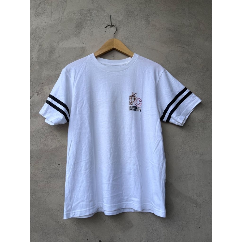 เสื้อยืด Uniqlo UT S