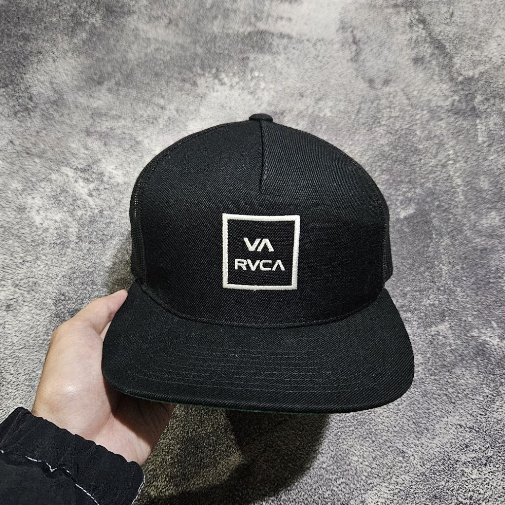 โลโก้หมวก Snapback RVCA Trucker