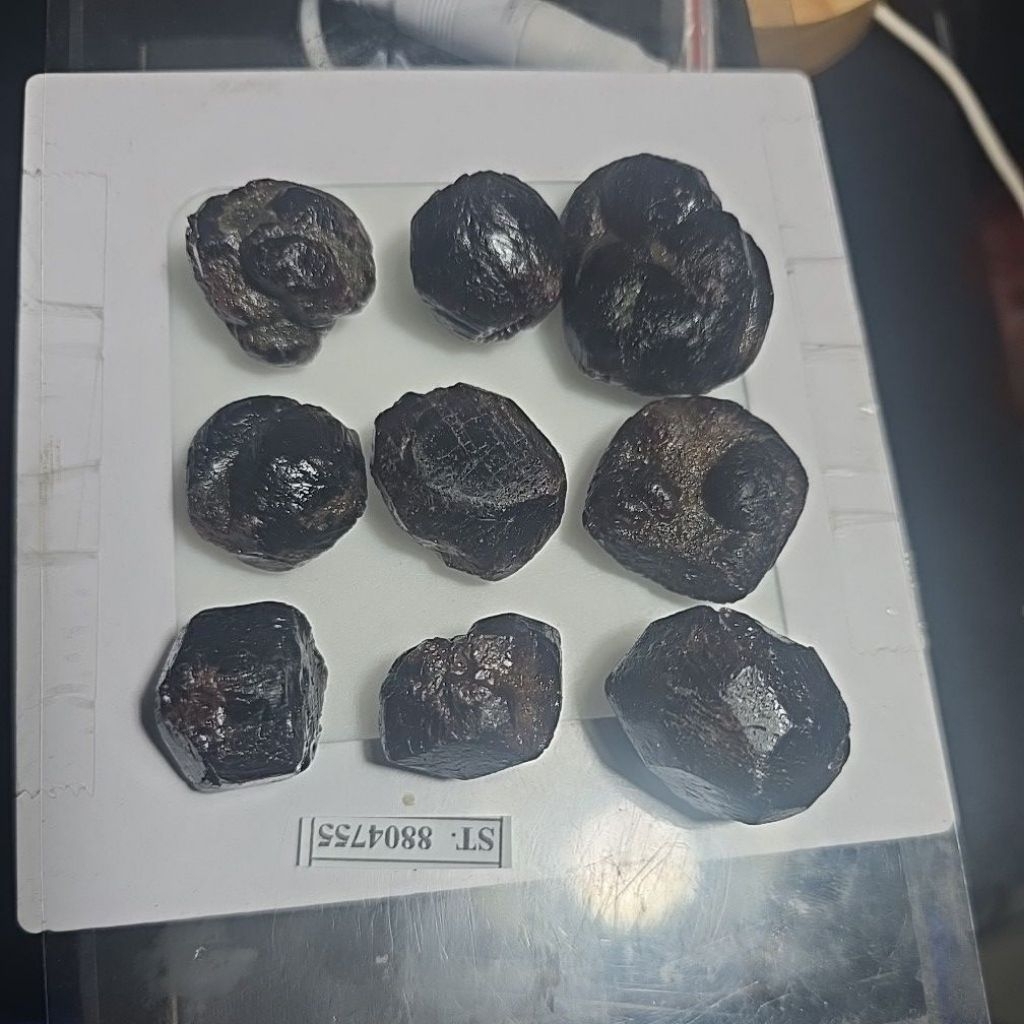 RED GARNET ROUGH STONE ORIGINAL STONE