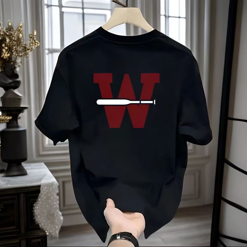 เสื้อยืดผู้ชาย Letter W & Aesthetic Baseball Bat Motif