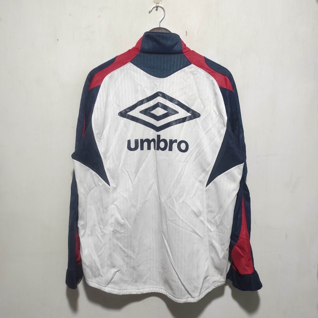 เสื้อแจ็คเก็ต Umbro Tracktop