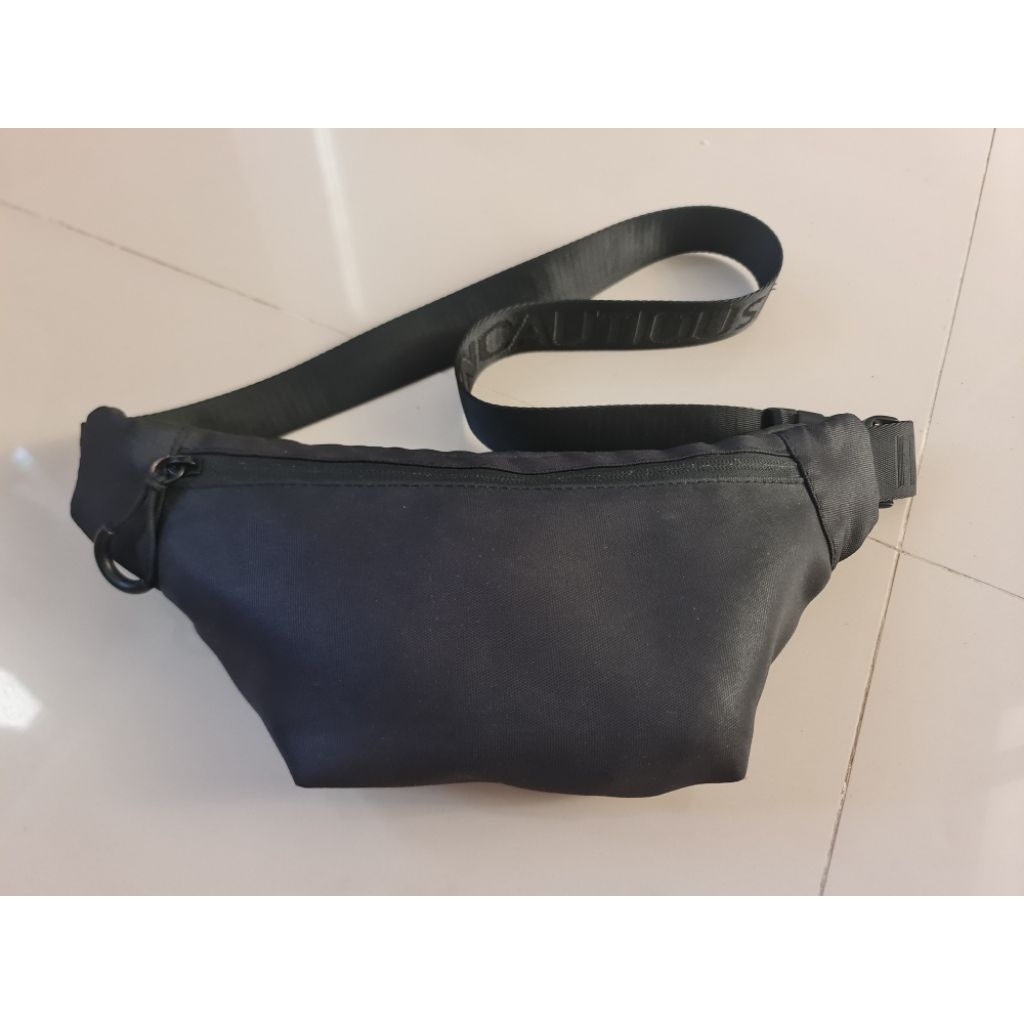 กระเป๋าคาดเอวผู้ชาย Zara Black สภาพมือสอง ยังสภาพดี เหมาะสําหรับใช้งาน