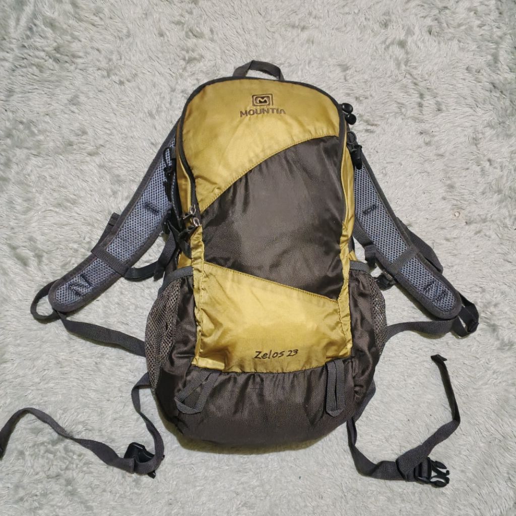 กระเป๋าเป้สะพายหลัง Mountia daypack 23 ลิตรเดินป่ากลางแจ้ง