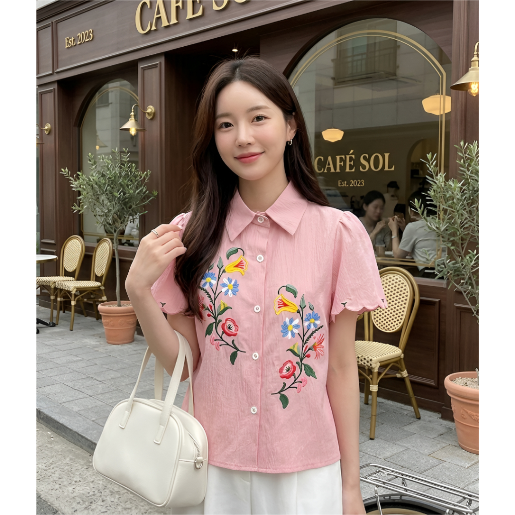 [COTTON BELLS] NA-HYE TOP | FASHION WOMENS CASUAL WORK เสื้อปักลาย | PREMIUM KOREAN SHORT-SLEEVED BL