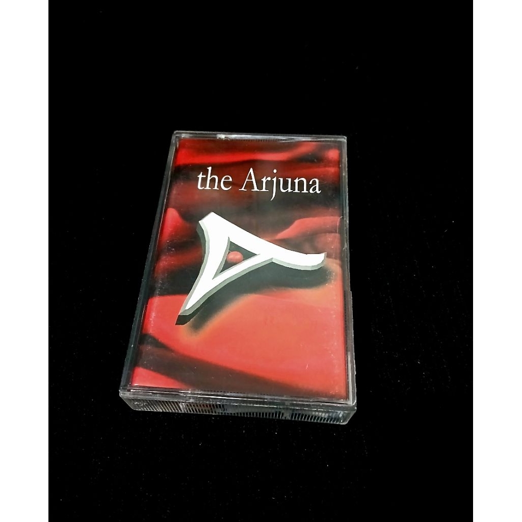 เทปคาสเซ็ท THE ARJUNA - The Arjuna || VGC สภาพ เรียบ แข็ง ไม่มี Scribbles