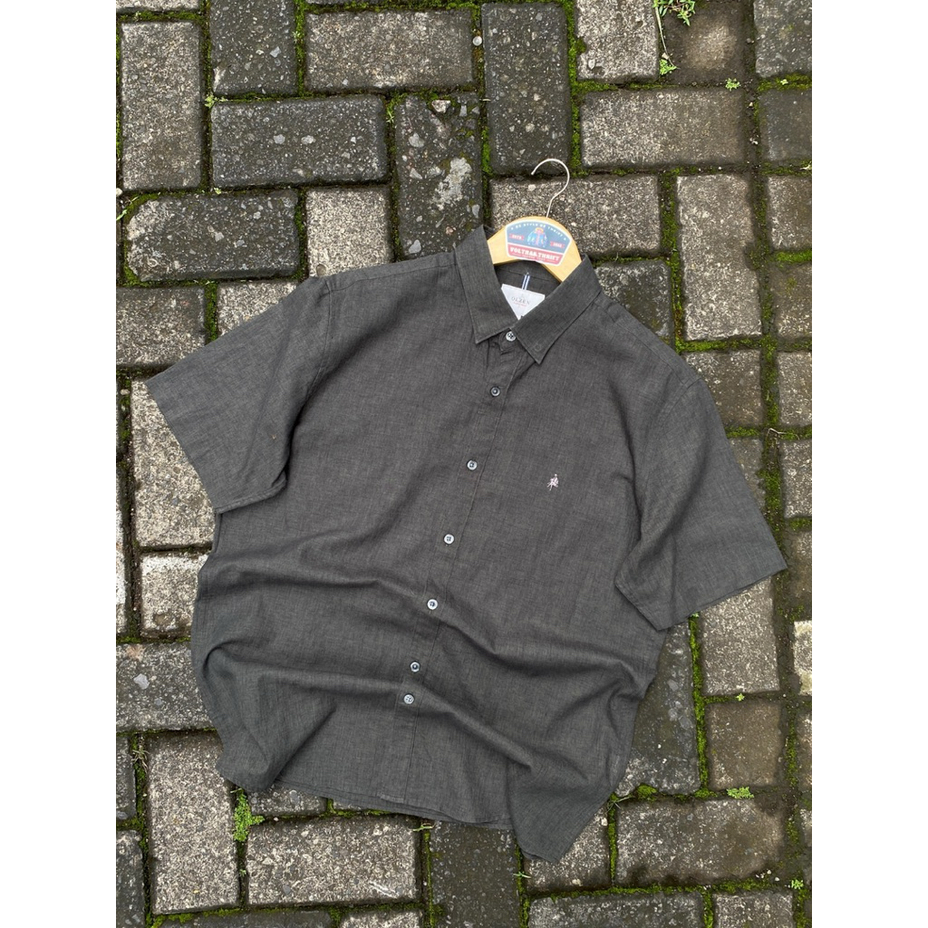 เสื้อเชิ้ตโลโก้ขนาดเล็ก OLZEN