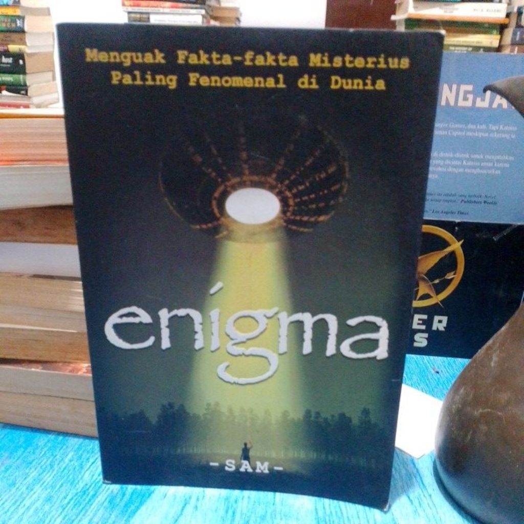 หนังสือต้นฉบับ Enigma โดย Sam