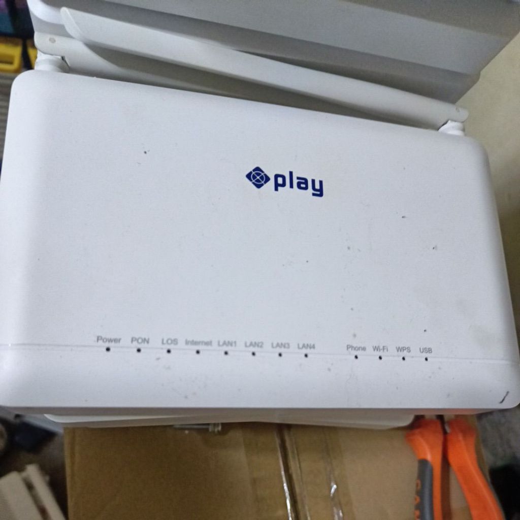 HIJAU ZTE f670l play port สีเขียว