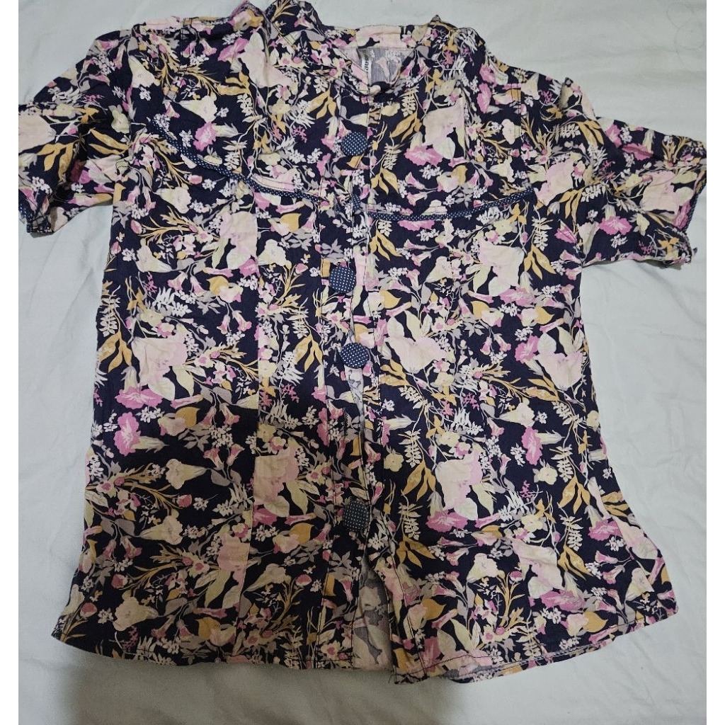 SHORT-SLEEVED FLOWER PATTERN SHIRT