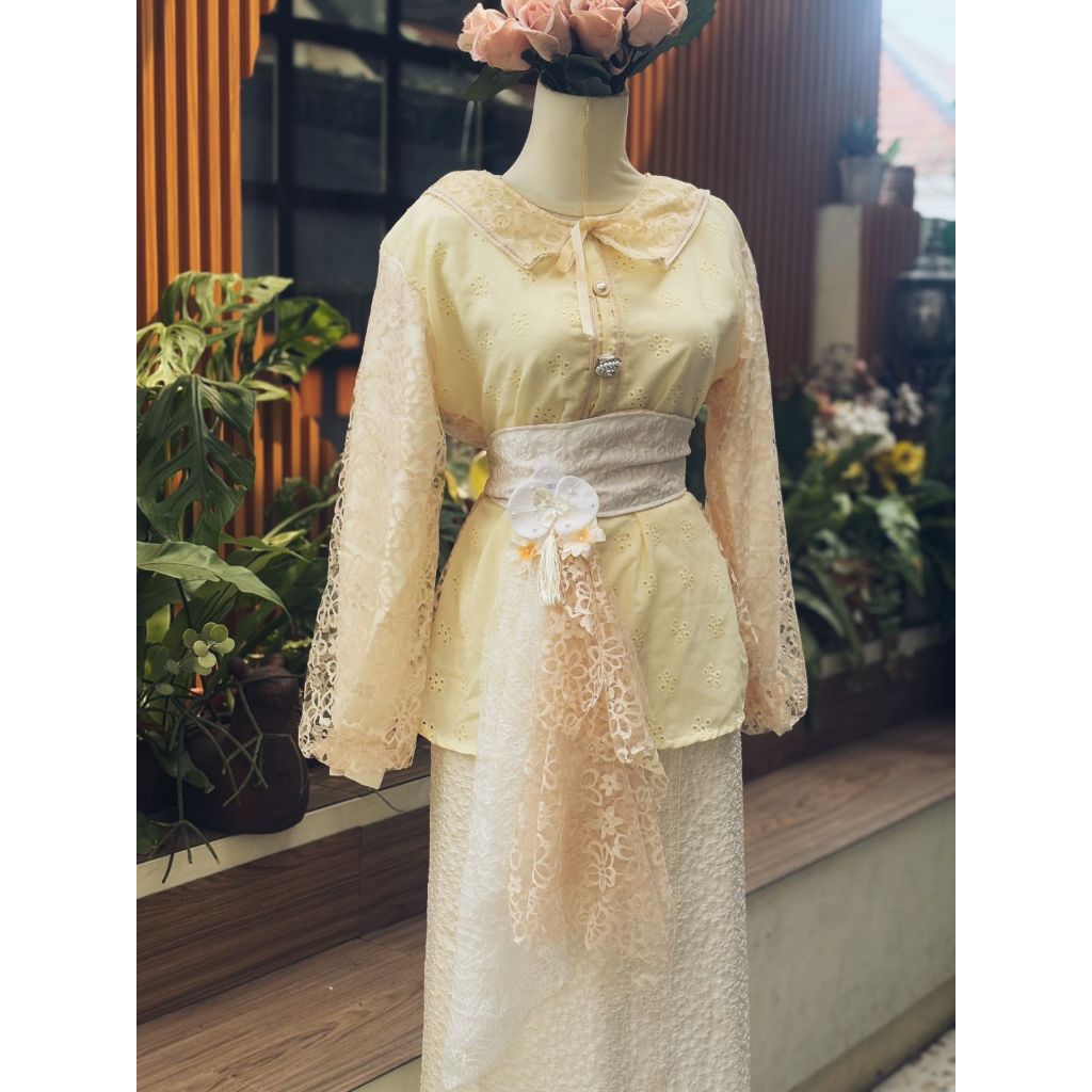Beachylooks Karina Top เสื้อเชิญรับปริญญาหมั้น