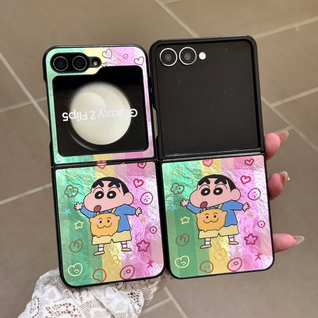 SAMSUNG GANTUNGANกรณีใหม่Samsung ZflipโฮโลแกรมCrayon Sinchanสายรุ้งหมีพร้อมสายโซ่น่ารักTPUปลอกHpสําห