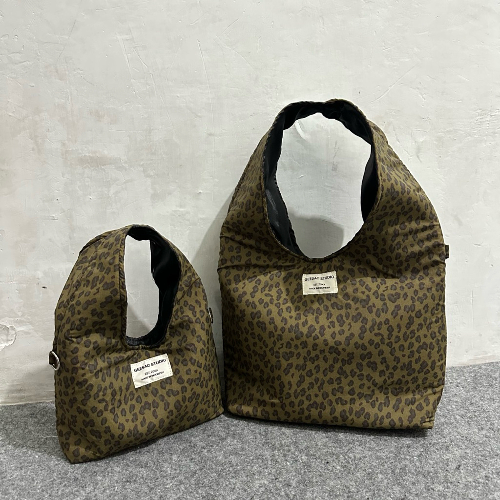 กระเป๋าพัฟ CIA LEOPARD | กระเป๋ากุ๊ย กระเป๋าพอง
