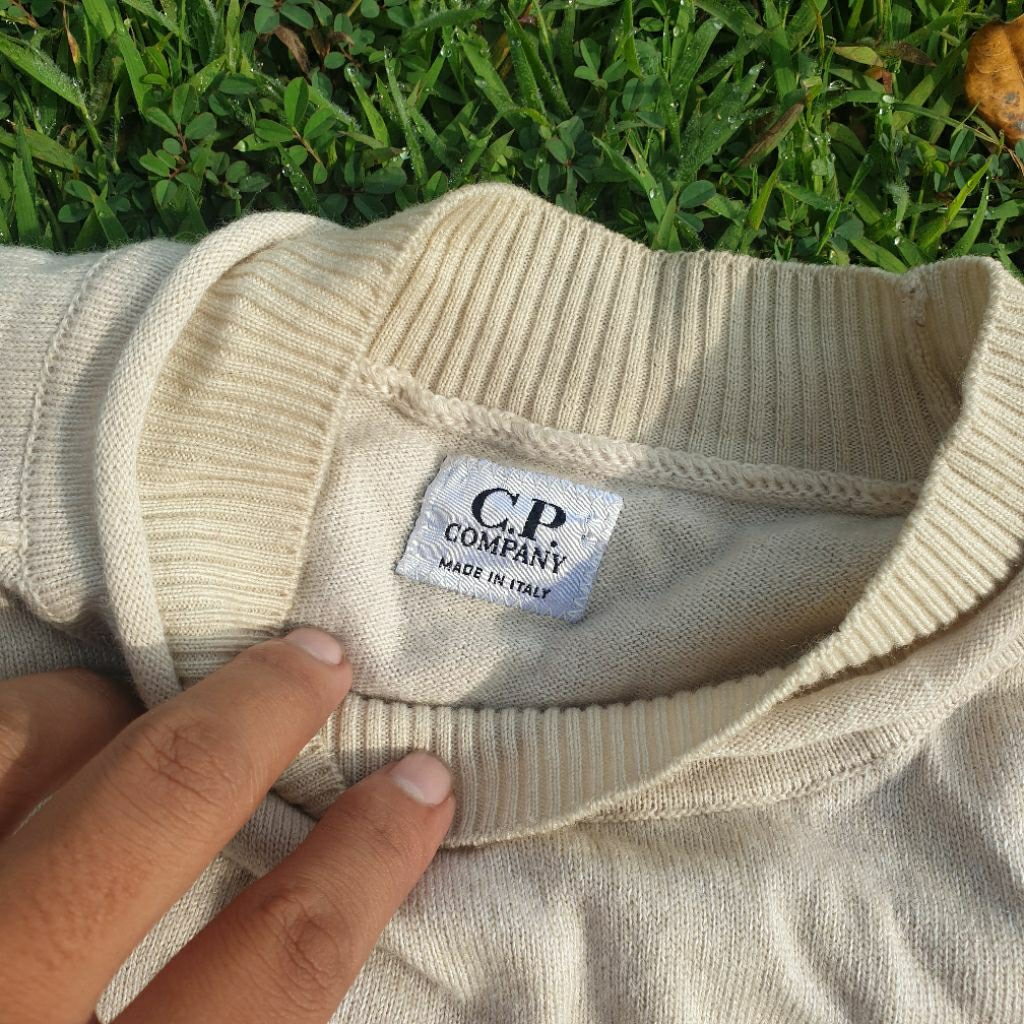 เสื้อสเวตเตอร์ม็อกคอ โดย CP COMPANY