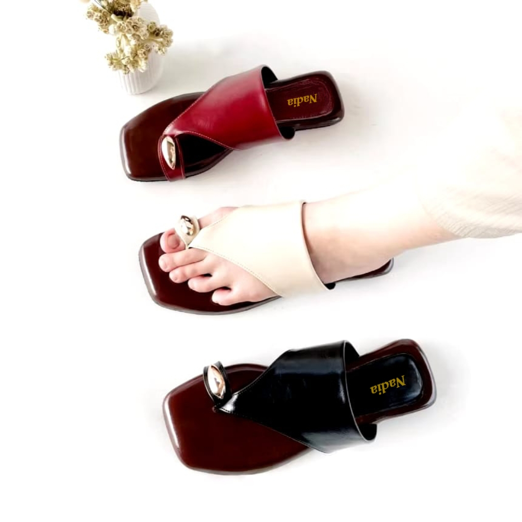 Nadia Shoes Official Dreyna Womens Sandals รองเท้าแตะส้นแบนอินเทรนด์