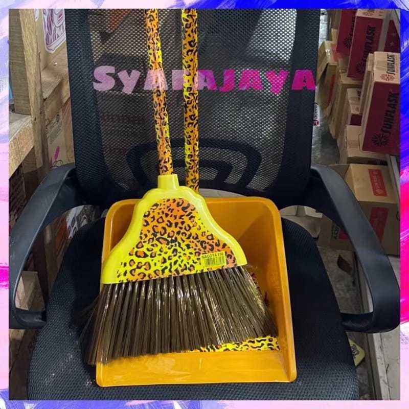 NAGOYA BROOM AND DUMP SET / NAGOYA TIGER BROOM + DUMP PACKAGE