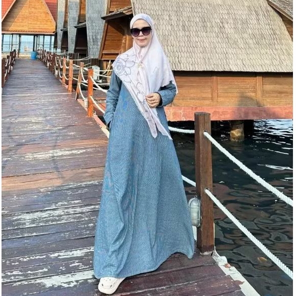 FREYA DENIM STRIPE DRESS BY BUGIO (DRESS ONLY) // SYARI DENIM JEANS DRESS WITH STRIPE MOTIF