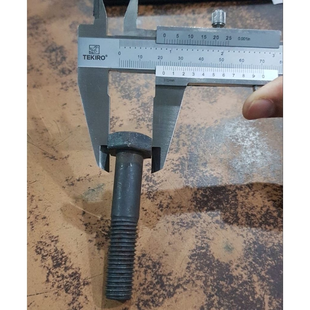สลักเกลียวลูกกลิ้งขนาดเหล็ก EX70 8.8 กุญแจ M14 x 70mm 22mm